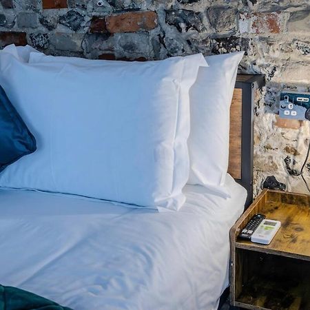 Aparotel Serviced Apartments - Stonehenge, Amesbury Town Centre Esterno foto