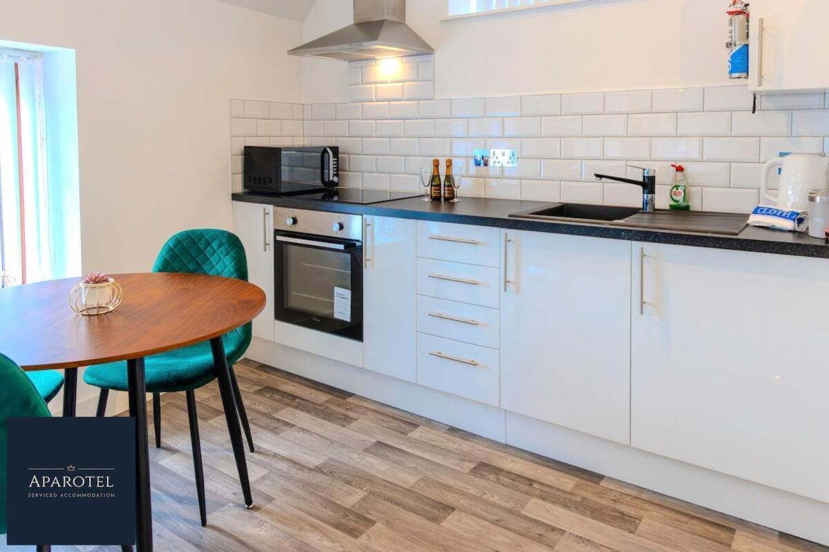 Aparotel Serviced Apartments - Stonehenge, Amesbury Town Centre Camera foto