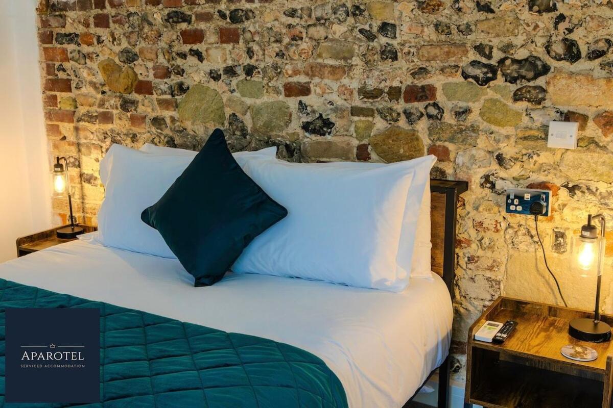 Aparotel Serviced Apartments - Stonehenge, Amesbury Town Centre Camera foto