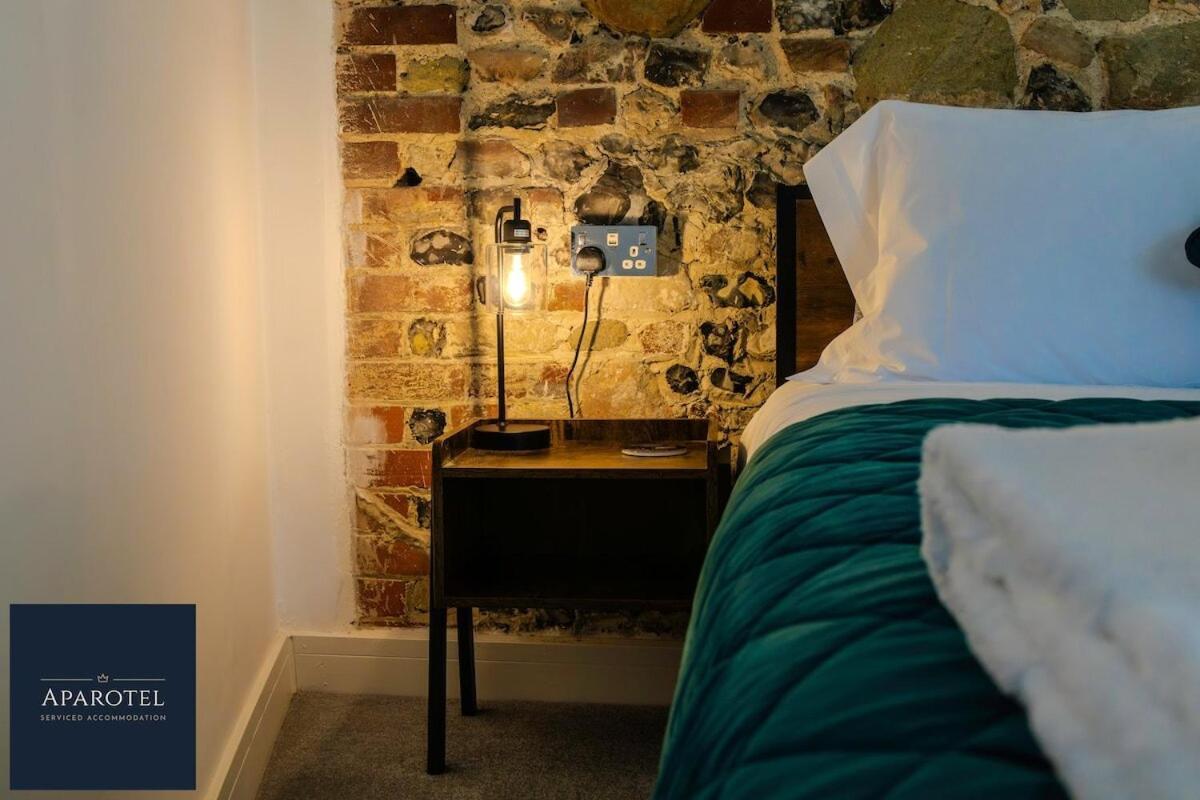 Aparotel Serviced Apartments - Stonehenge, Amesbury Town Centre Camera foto