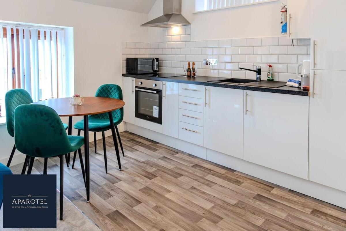 Aparotel Serviced Apartments - Stonehenge, Amesbury Town Centre Camera foto