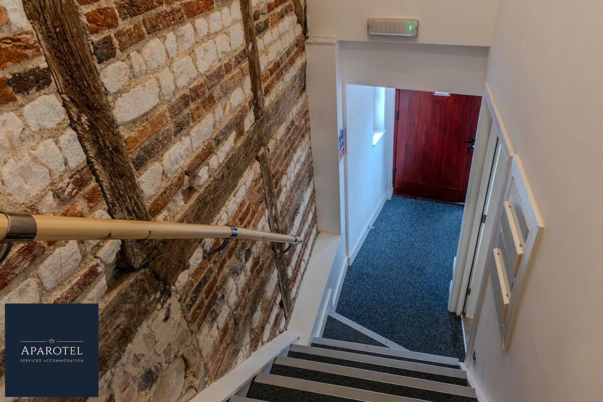 Aparotel Serviced Apartments - Stonehenge, Amesbury Town Centre Camera foto