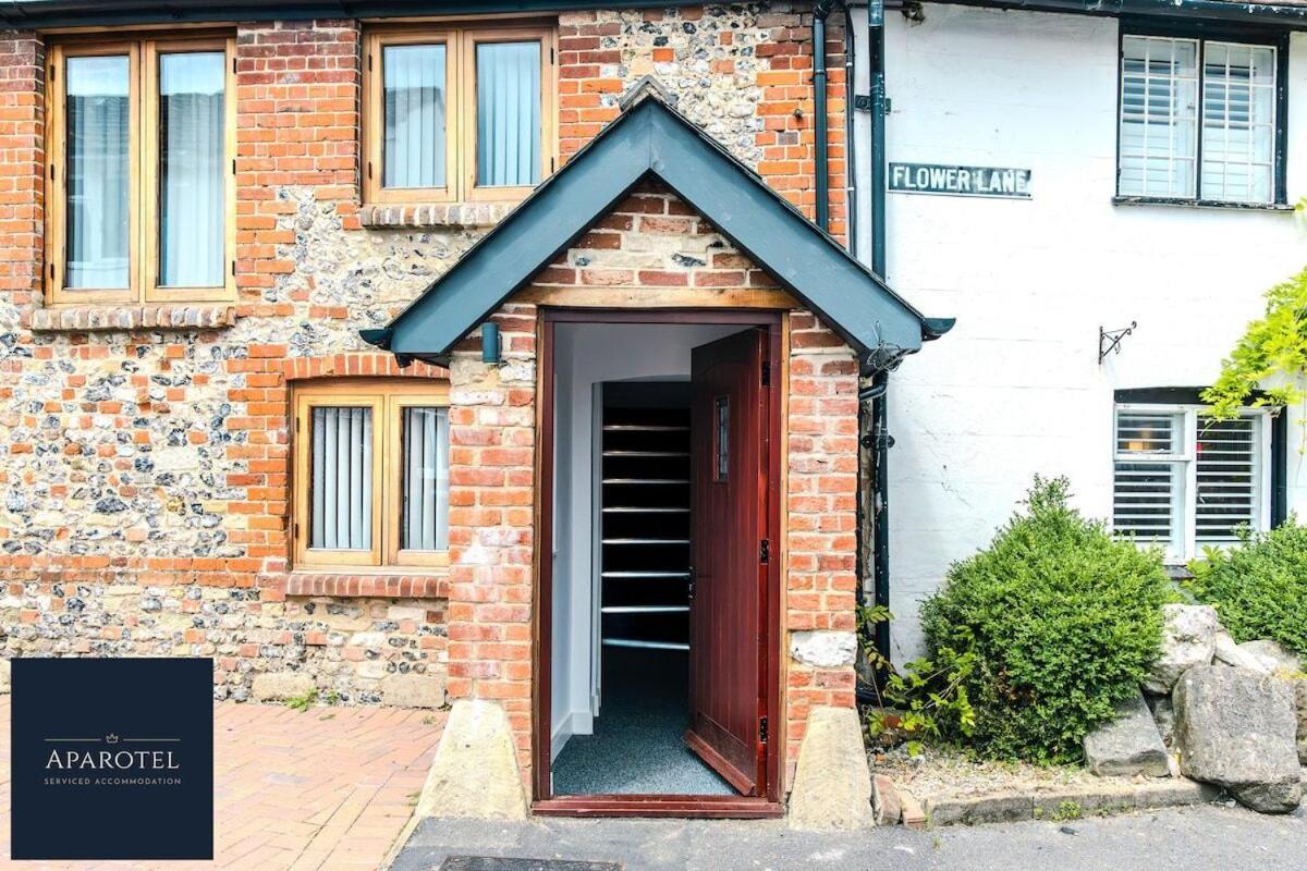 Aparotel Serviced Apartments - Stonehenge, Amesbury Town Centre Camera foto