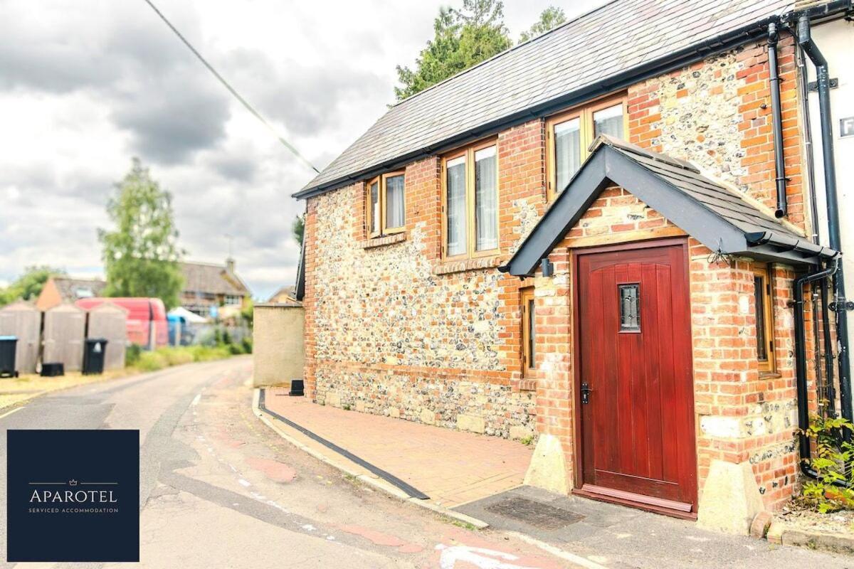 Aparotel Serviced Apartments - Stonehenge, Amesbury Town Centre Camera foto