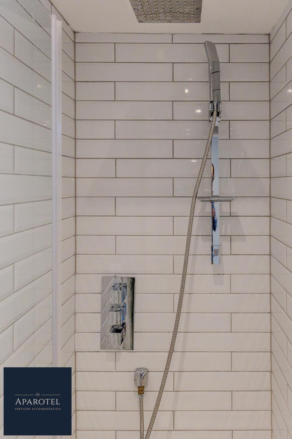 Aparotel Serviced Apartments - Stonehenge, Amesbury Town Centre Camera foto